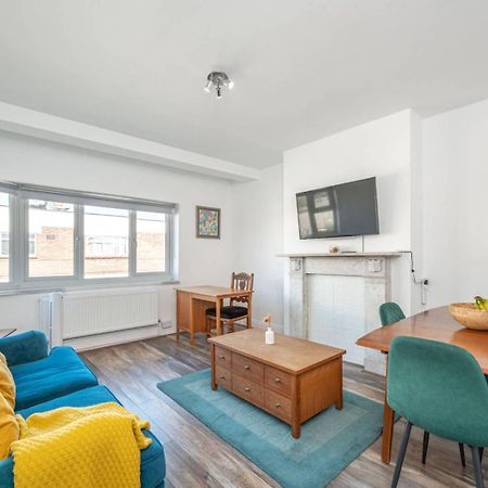 Great Spacious 2 Bedroom Flat هيندون المظهر الخارجي الصورة